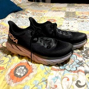 Men’s Hoka Clifton 7 shoes size 9.5
